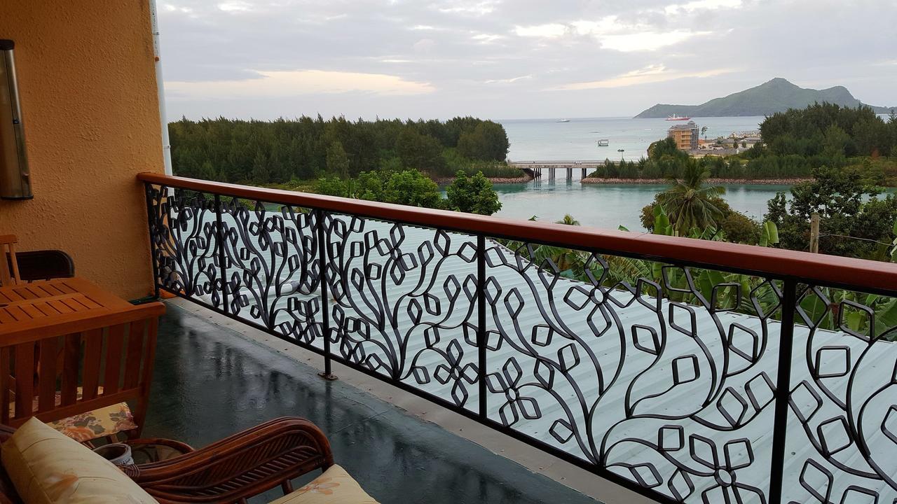 Апартаменты Hibiscus House Seychelles Self Catering Виктория Экстерьер фото
