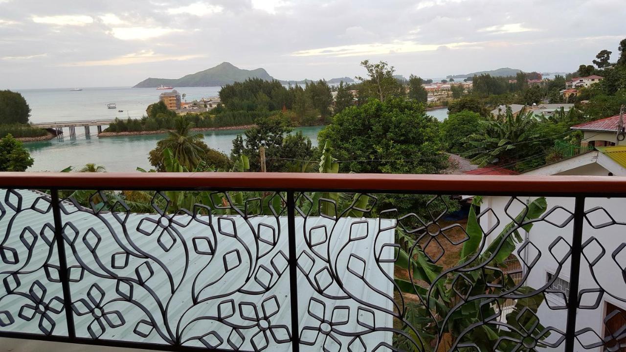 Апартаменты Hibiscus House Seychelles Self Catering Виктория Экстерьер фото