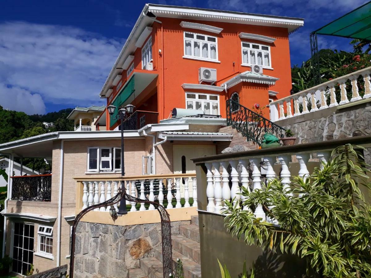 Апартаменты Hibiscus House Seychelles Self Catering Виктория Экстерьер фото