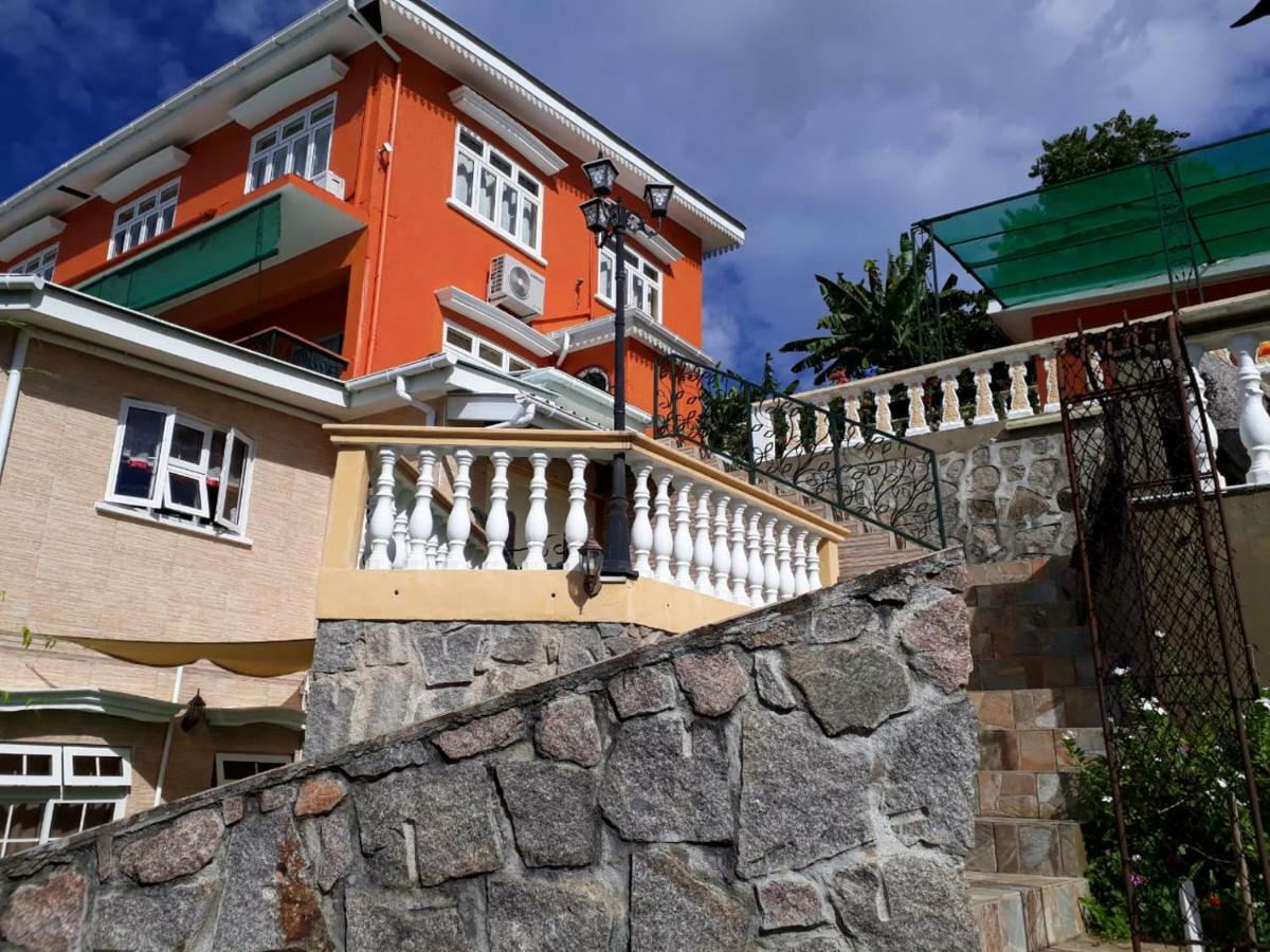 Апартаменты Hibiscus House Seychelles Self Catering Виктория Экстерьер фото
